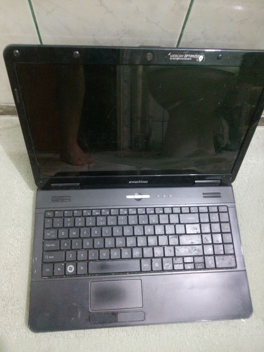 Dezmembrez leptop-uri