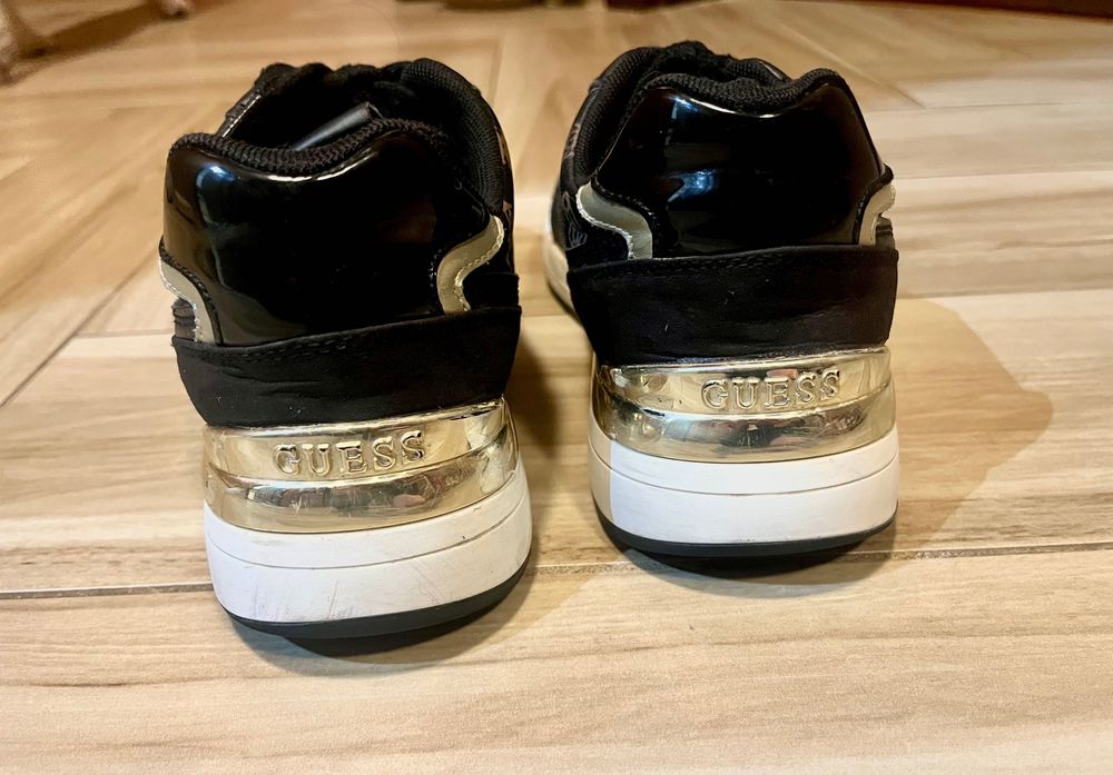 Маратонки/Сникърси Guess