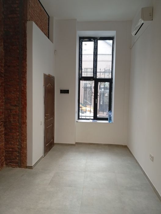 Дава се под наем Офис в Варна, ЖП Гара - 80 кв.м за 997.05 € - Снимка #1