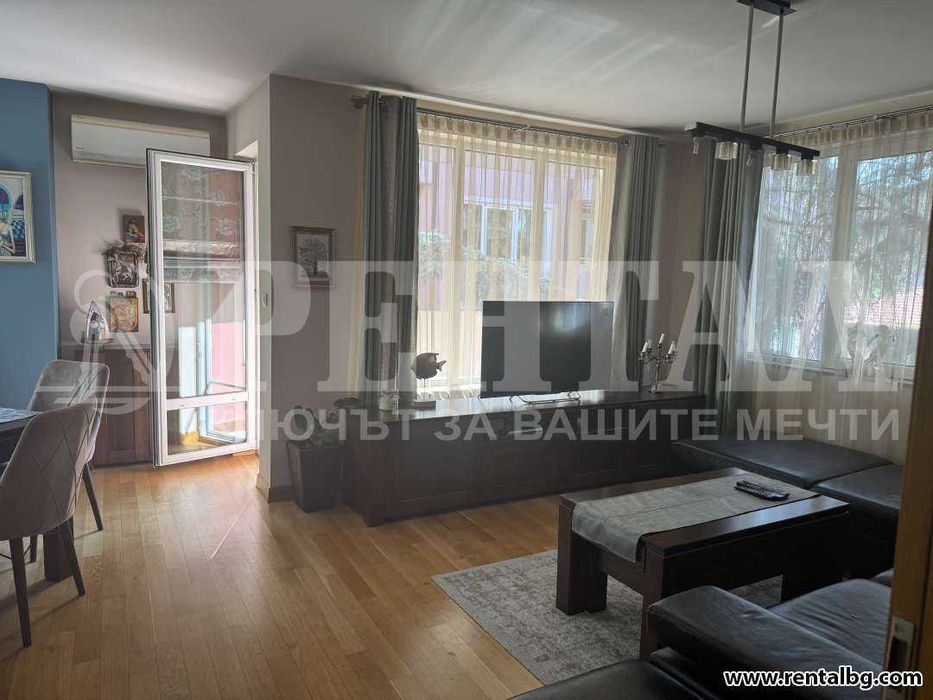 Дава се под наем Четиристаен апартамент в Пловдив, Център - 137 кв.м за 1300 € - Снимка #3