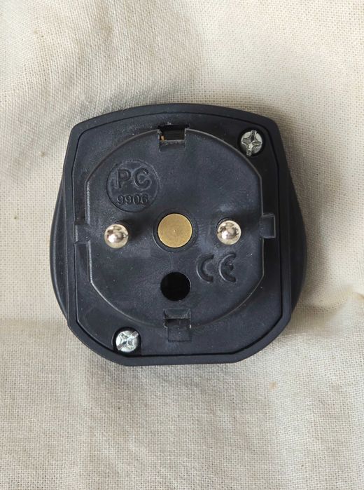 Четворно USB зарядно устройство.