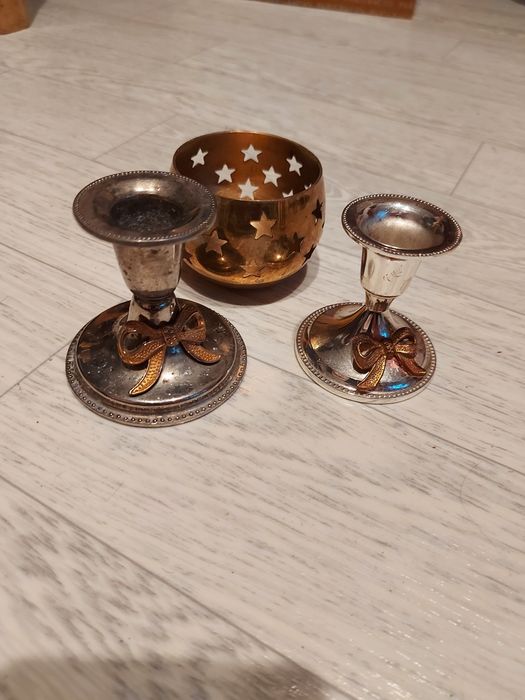 Подсвечники разные.