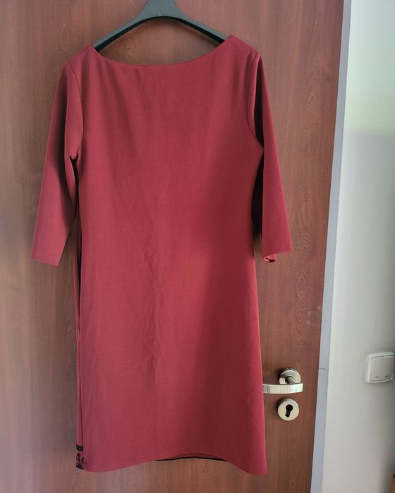 Rochie cu model din catifea si fermoar pe lateral, marime 40