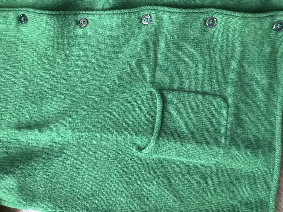 Pulover casmir 100% verde, marimea 38, mica reparatie maneca