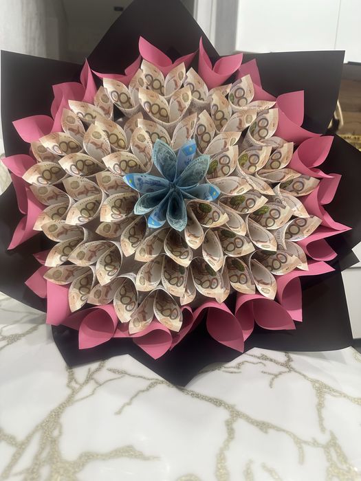 Принимаю заказы на денежные букеты.