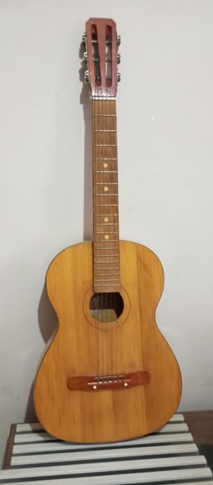Гитара аккустическая