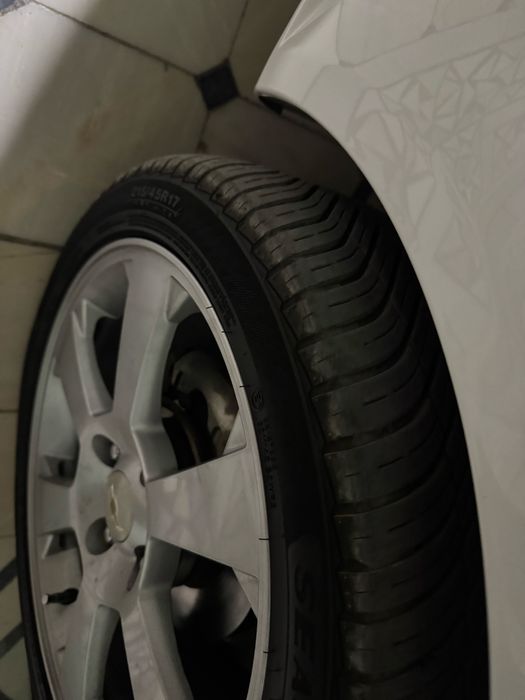 Diska 215/45 17 r