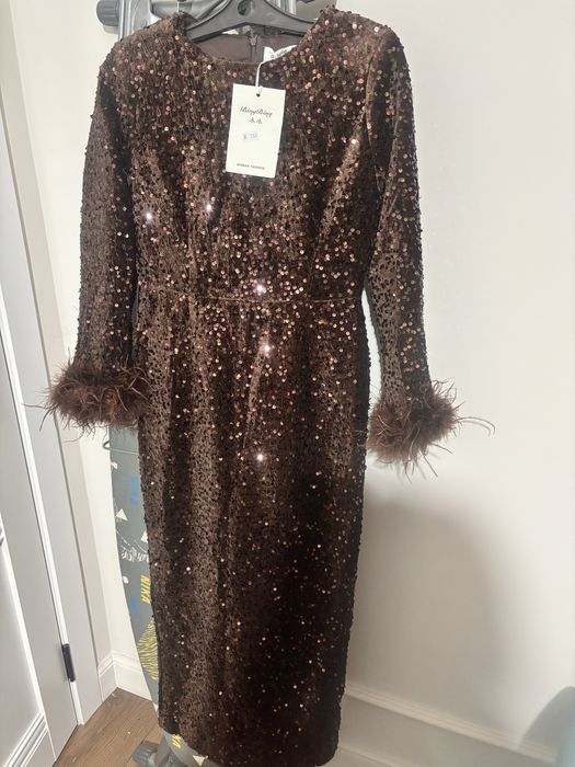 Вечернее платье с пайетками