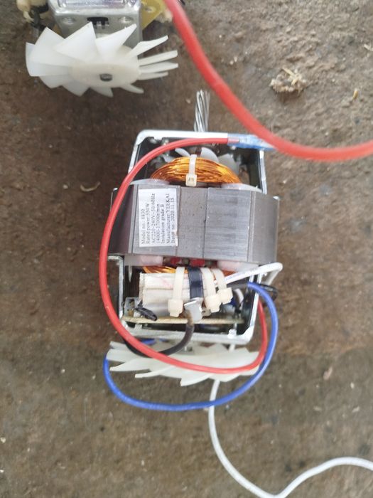 Моторчик  для мясорубки и тд