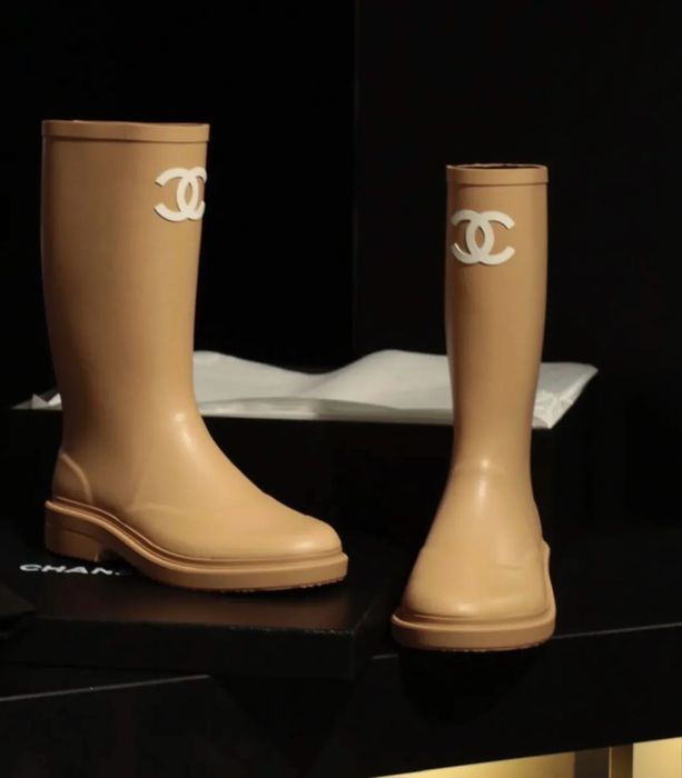 Гумени ботуши на Chanel