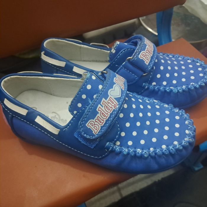 Продаётся детская обувь