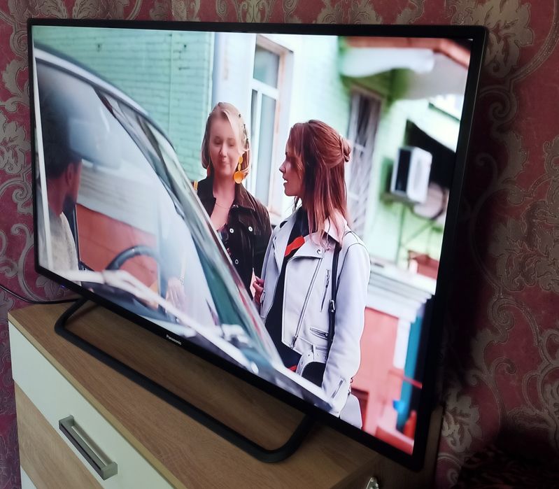 Продам телевизор смарт  Panasonic