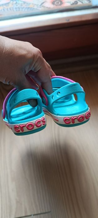 Сандали crocs  25