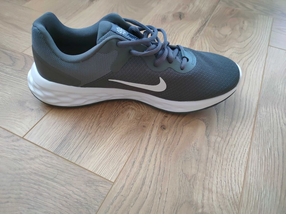 Nike Revolution 6 – Чисто нови, размер 42