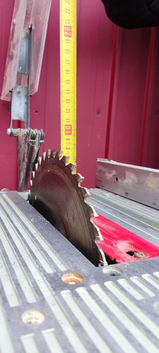 Circular cu masa de aluminiu