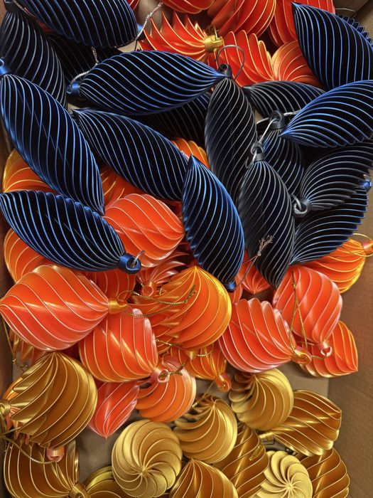 Коледни играчки за елха