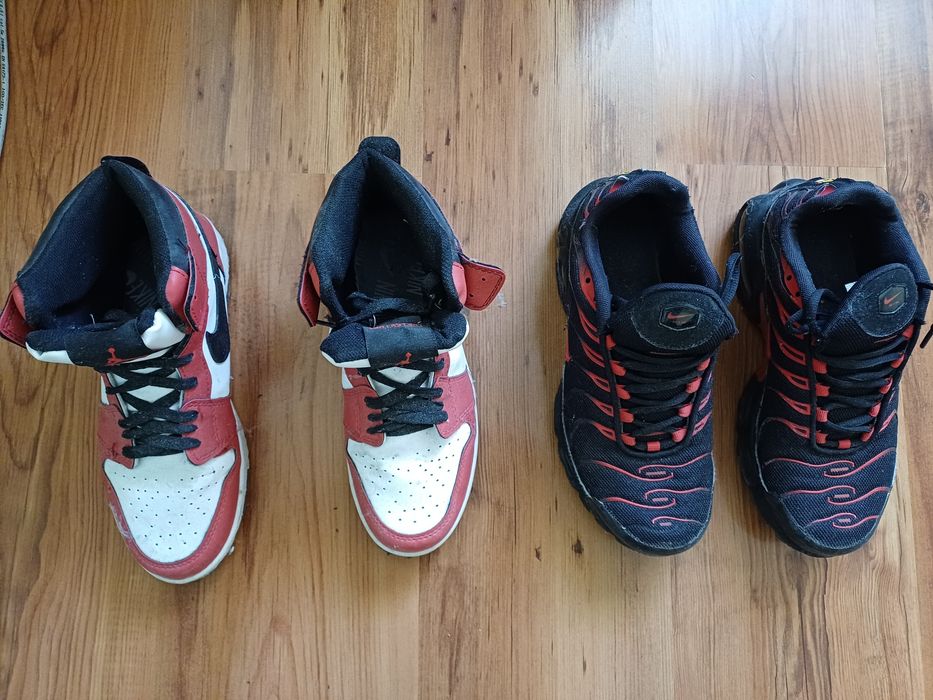 Продавам 2 чифта маратонки Nike