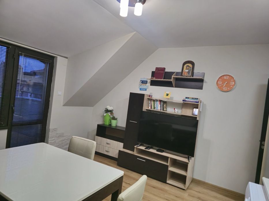 Двустаен  апартамент под наем