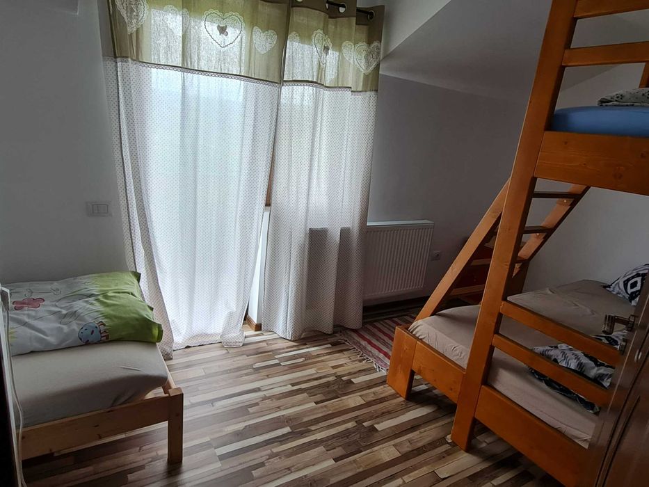 Inchiriez Casa in Vadu Crisului cu CIUBAR!!