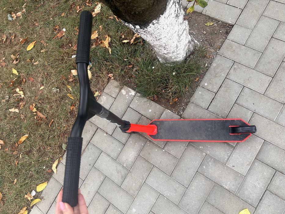Vand trotinete pentru copii