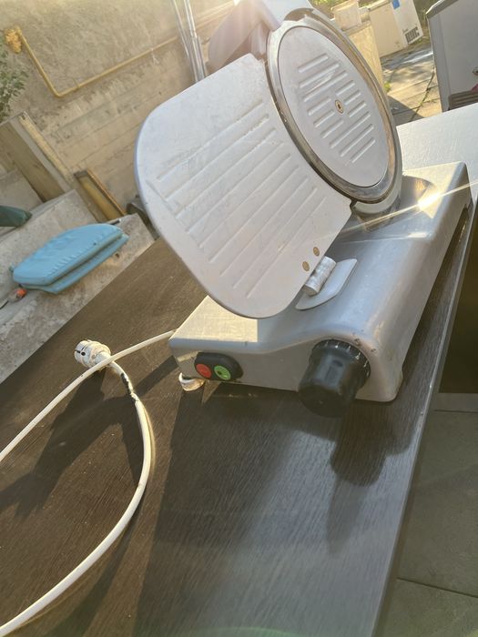 Ломтерезка   для мяса электрическая