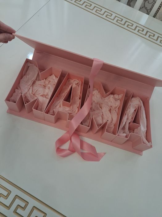 Подарочный коробка