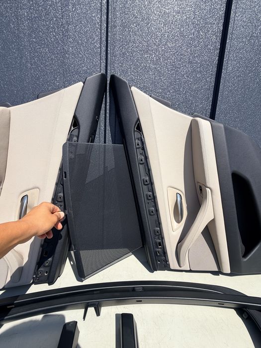 Fete usi spate BMW Seria 5 f10 perdelute /iluminare /boxe /culoare Oyster