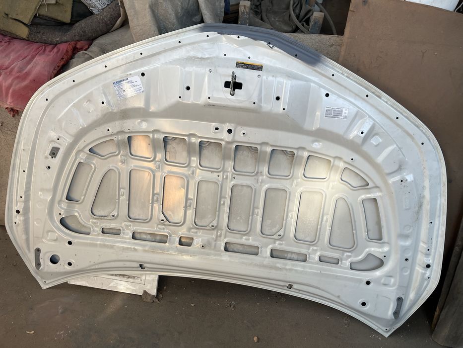 Продам капот от тойоты каролла