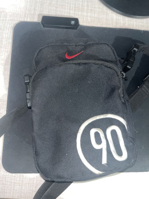 Nike чантичка 90