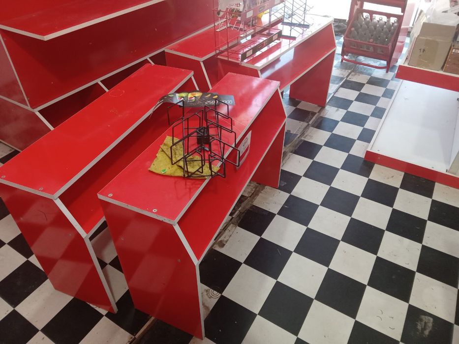 Полки для магазина