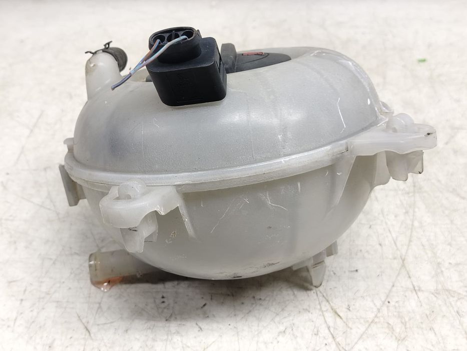 Vas expansiune antigel 5q0121407g Volkswagen Passat B8 (2014 - 2020)