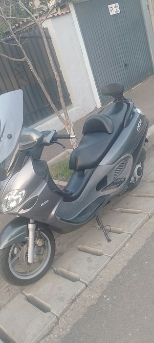 Maxi scuter Piaggio X9 evolution