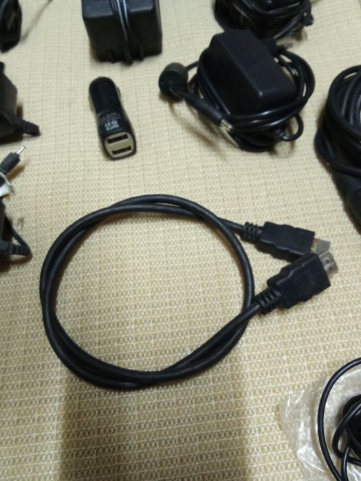 Продам разные зарядки кабели