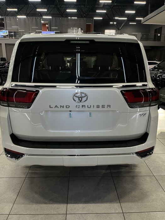 Land Cruiser Toyota 300 4л