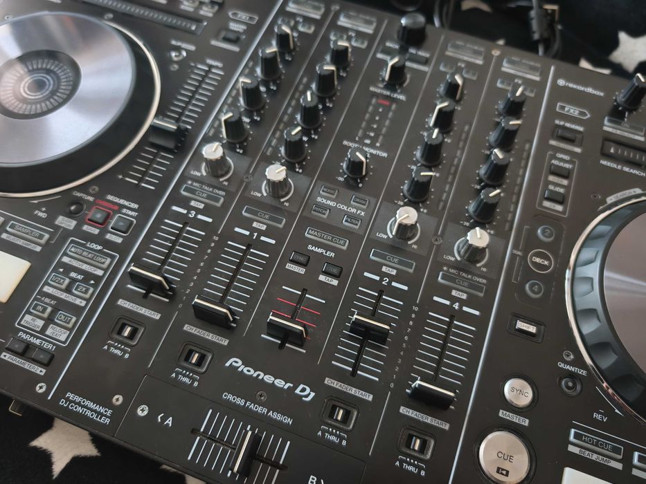Consola Pioneer DDJ RX stare impecabila