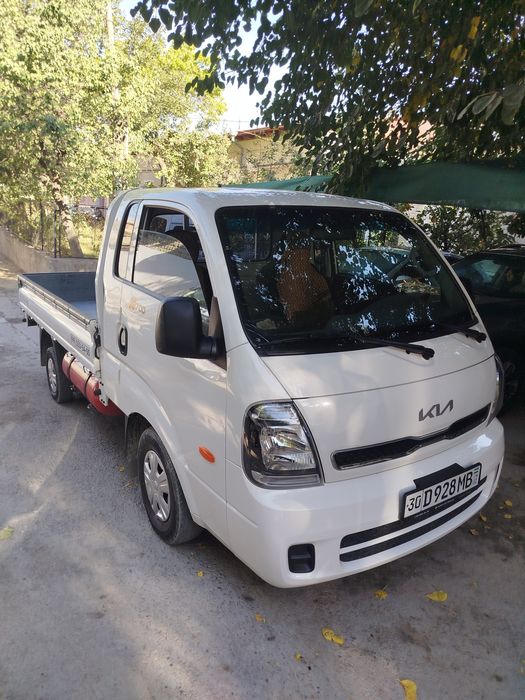 Kia bongo 2024 yil metanda