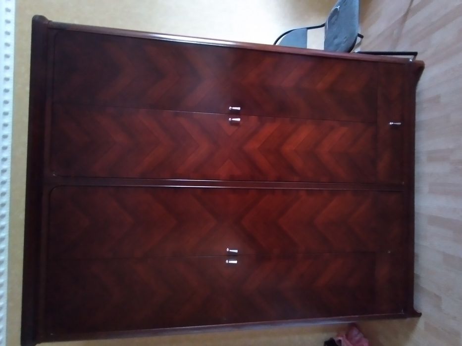 Спальный гарнитур