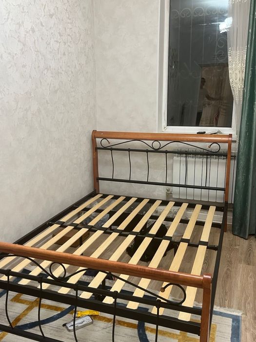 Кровать спальная