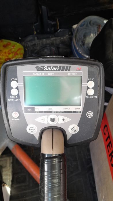 Металлоискатель Minelab Safari
