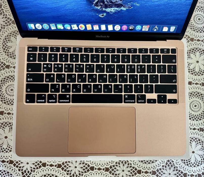 MacBook Air M1 Gold- Yangi noutbuk (Makbuk-Apple)