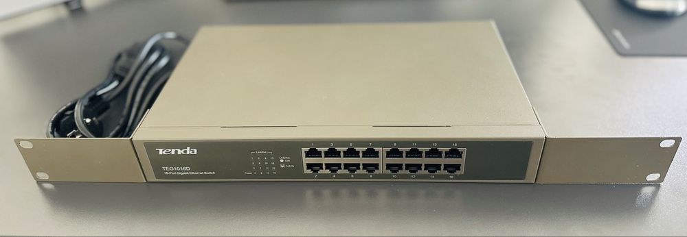 Switch TENDA TEG1016D 16 porturi gigabit