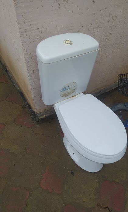 Продается унитаз