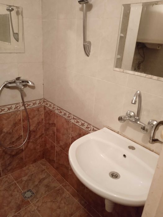 Дава се под наем Едностаен апартамент в Варна, Автогара - 30 кв.м за 204 € - Снимка #6