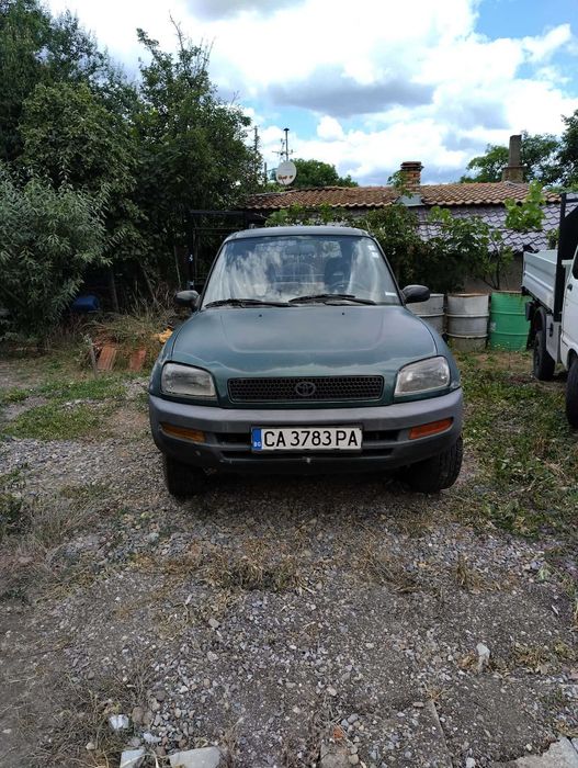 Продавам Toyota RAV4
