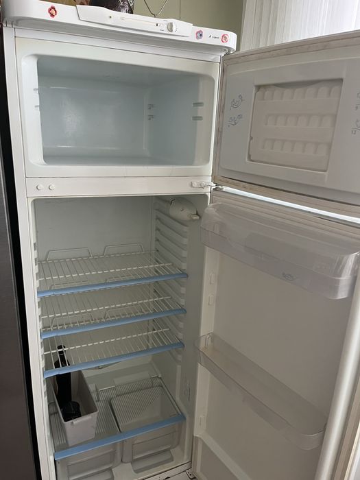 Холодильник indesit