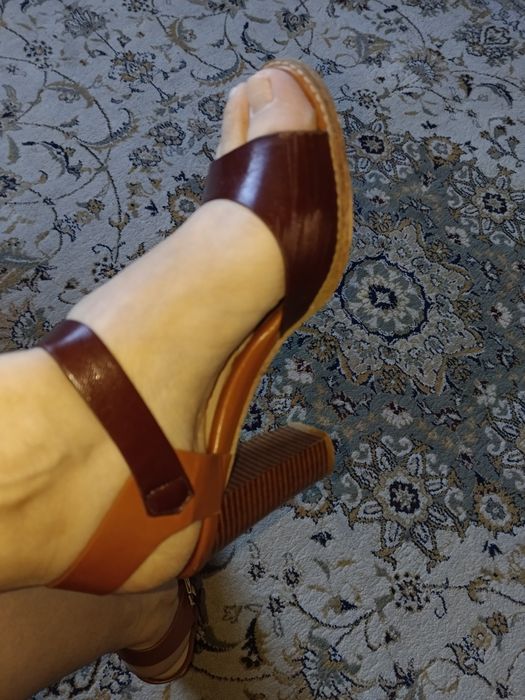 Босоножки женские