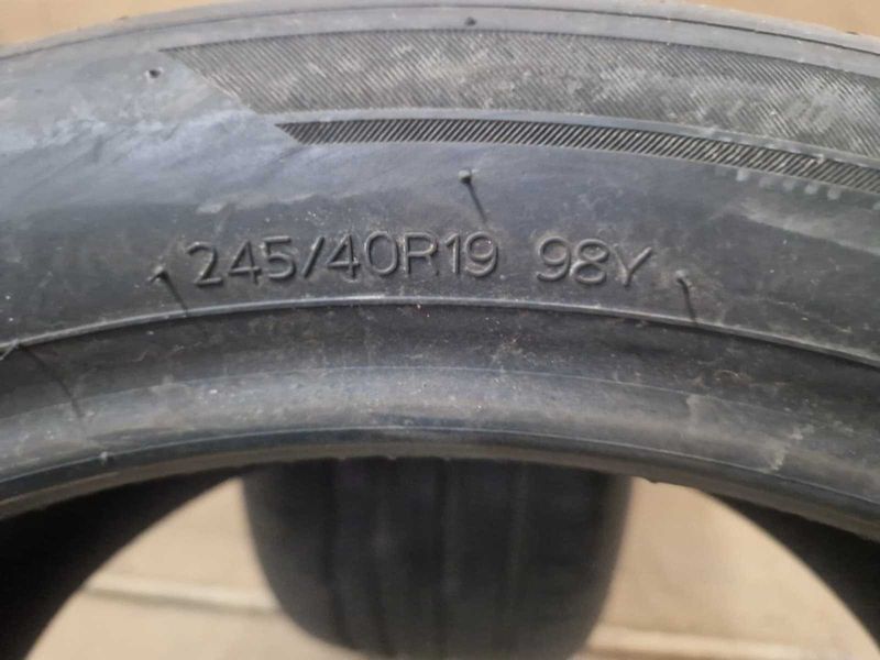 2 Hankook R19 245/40
летни гуми
DOT3922