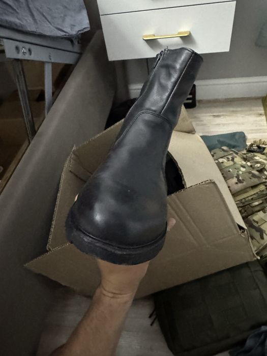 Продам зимние военные полуботинки.