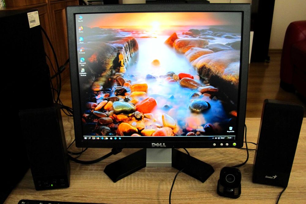 Продавам Компютър с монитор – Комплект