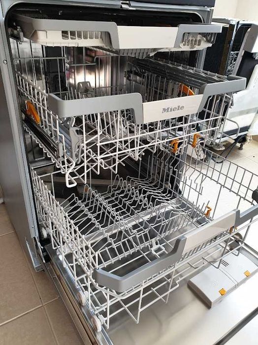 XXL Съдомиялна Miele - Auto Open - 14 Комплекта - Пълно Вграждане 60см